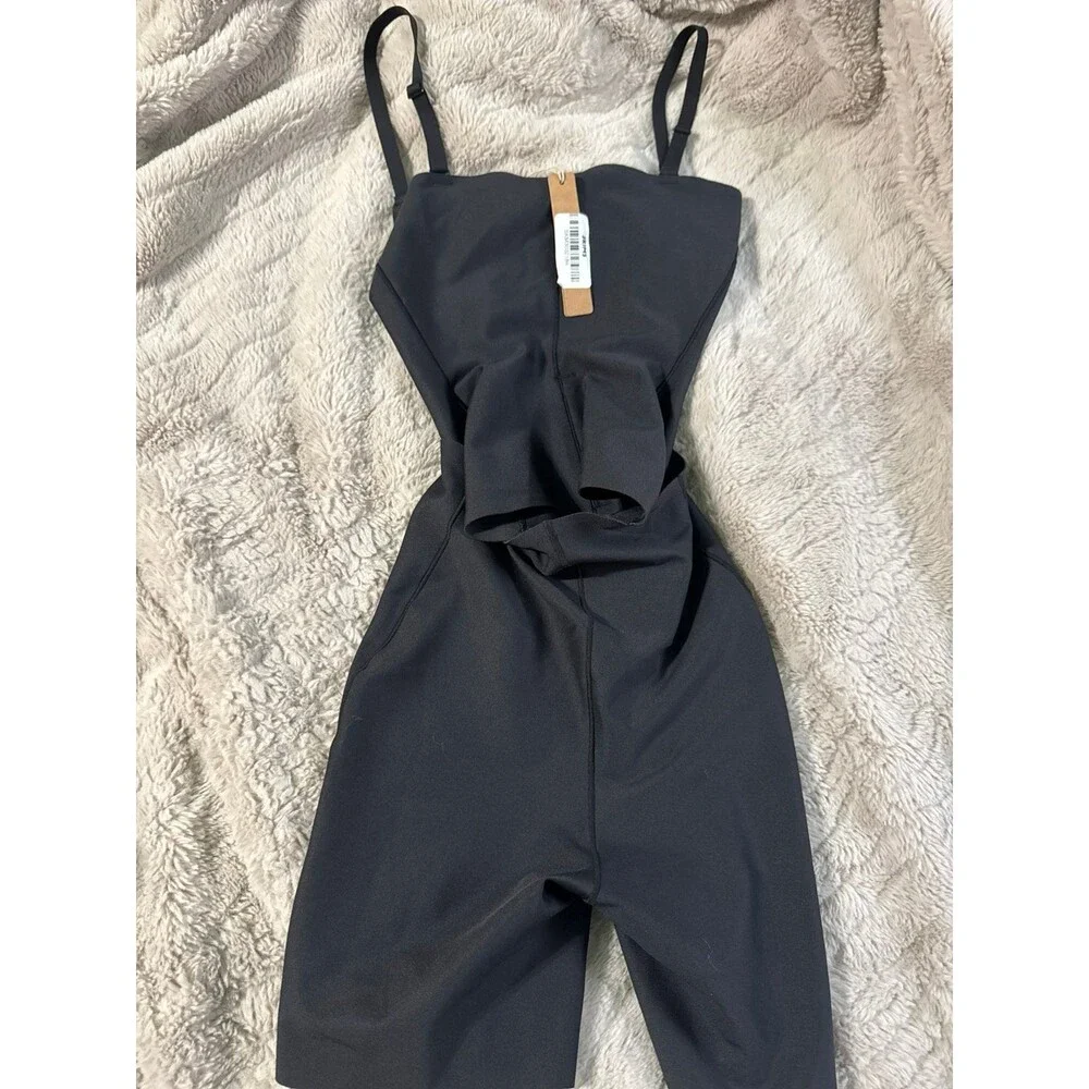 Skims Body CS Open Back Mid Thigh Bodysuit Onyx - Picture 5 of 9